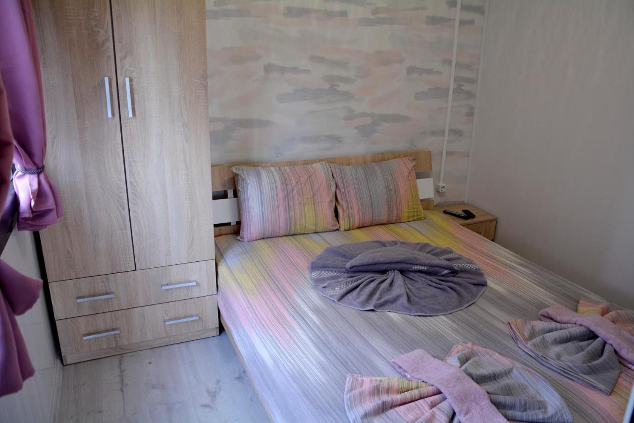 Къщички Поляните Hotell Sinemoretz Eksteriør bilde